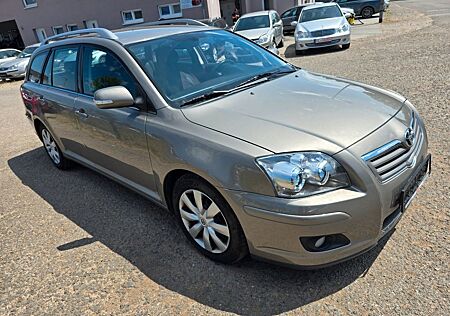 Toyota Avensis Kombi 2.0 Sol