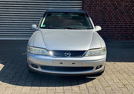 Opel Vectra 1.6 16V Edition 100 Klima HU/AU 10/25