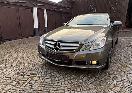 Mercedes-Benz E 350 Coupé CGI BlueEFFICIENCY AVANTG....