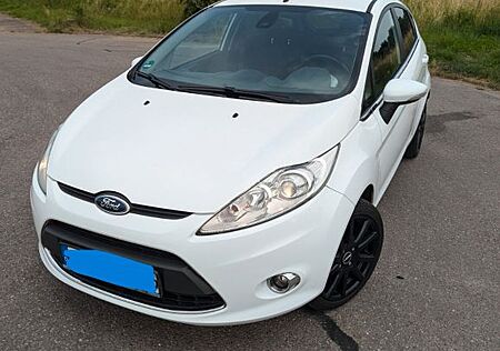 Ford Fiesta Titanium 82 PS 1,25 TÜV 06/26 top Zustand