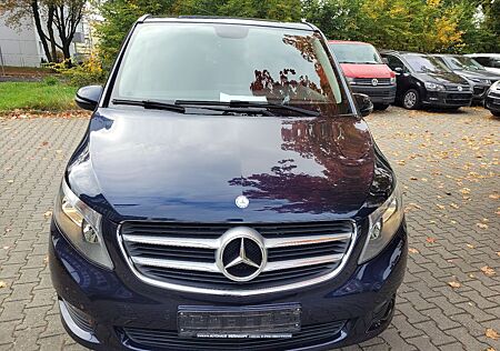Mercedes-Benz V 220 lang