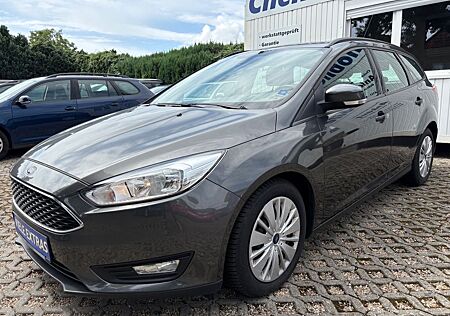 Ford Focus Turnier Business/SHZ/PDC/Allw.-R./Navi