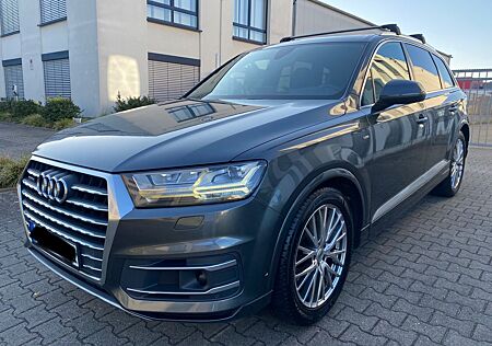 Audi Q7 3.0 TDI QUATTRO 3xS-LINE PANO 360 NACHTSICHT