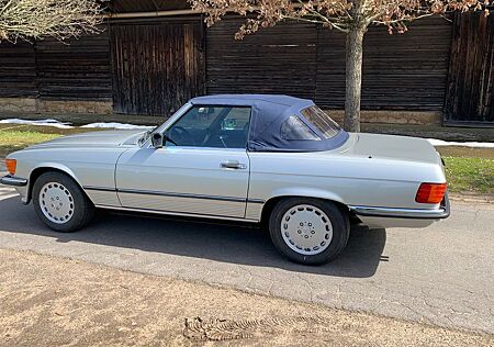 Mercedes-Benz SL 560