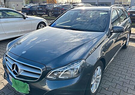 Mercedes-Benz E 250 T AVANTGARDE Autom. AVANTGARDE