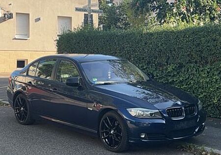 BMW 320i -