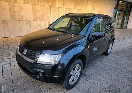 Suzuki Grand Vitara 2.0 4X4-AWD"VOLLAUSSTATTUNG"
