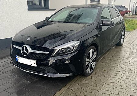 Mercedes-Benz A 220 4M URBAN LEDER NAVI LED