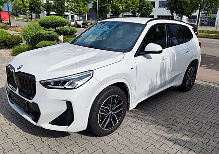 BMW X1 sDrive20i Neuwertig, M-Paket