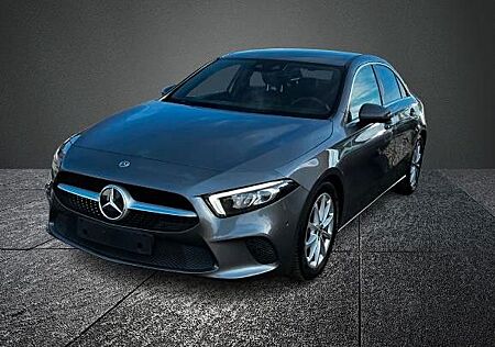 Mercedes-Benz A 180 A 180d Limousine 116PS AUTO- V-LEDER CAM LUXURY