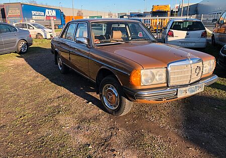 Mercedes-Benz 240