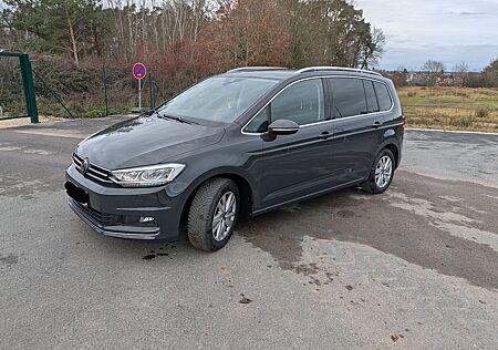 VW Touran Volkswagen 1.5 TSI DSG Highline / 7 Sitze / AHK