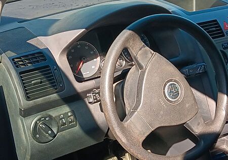 VW Touran Volkswagen 1.4 TSI 103kW -