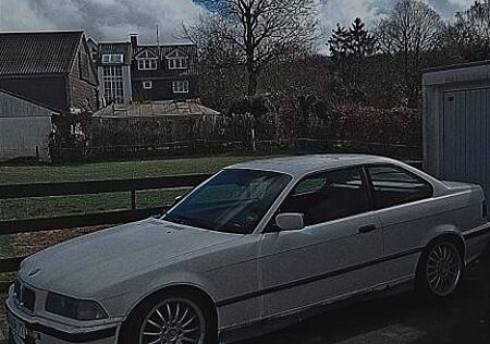 BMW 318iS Coupe