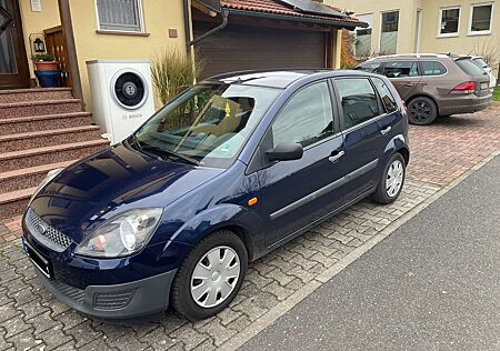 Ford Fiesta 1.3 - TÜV Neu