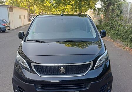 Peugeot e-Traveller