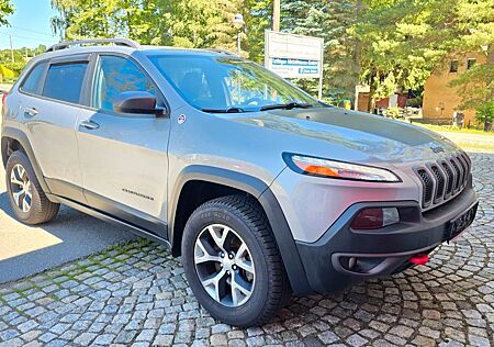 Jeep Cherokee 3.2 V6 200kW 4x4 Trailhawk Autom.