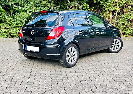 Opel Corsa D 1.4 150 Jahre 5-Türer EXPORT