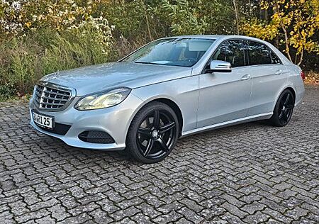 Mercedes-Benz E 300 BlueTEC HYBRID -