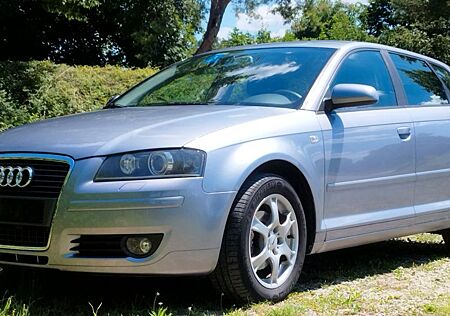 Audi A3 Sportback 1.6 orig. 99000 km, AHK SHZ Clima