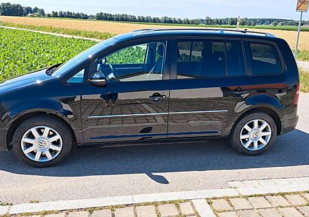 VW Touran Volkswagen 1.4 TSI 125 kW DSG Highline Highline