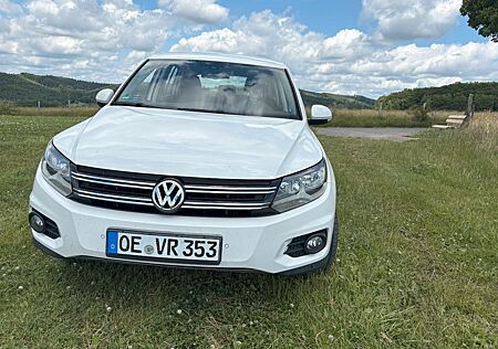 VW Tiguan Volkswagen 2.0 TDI DSG 4MOTION Track & Field Tra...