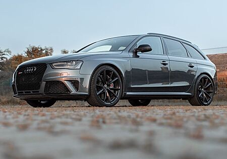 Audi RS4 Avant 4.2 FSI QUATTRO*NEU MOTOR*KERAMIK*Diff