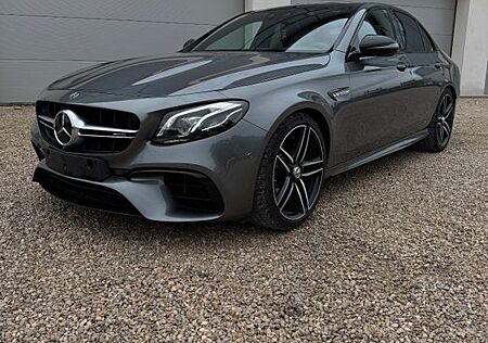 Mercedes-Benz E 63 AMG E 63 4MATIC/Sitzbelüftung/MwSt ausw/2Hand/Pano/L