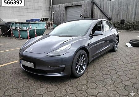 Tesla Model 3 Dual AWD Wärmepumpe Autopilot 3 Kam Pano
