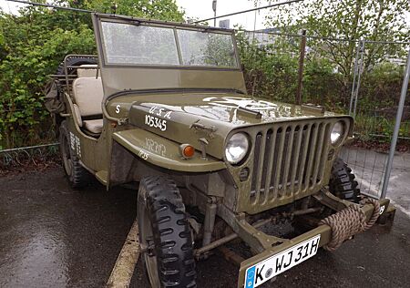 Jeep Willys Overland gut erhaltenes Mädchen für alles