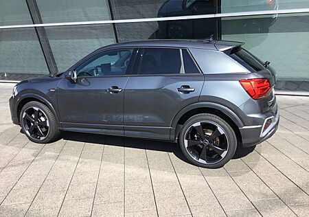 Audi Q2 40 TFSI S tron quattro S line STANDH.AHK MATR