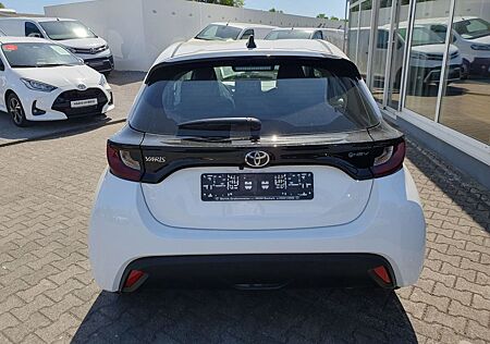 Toyota Yaris Hybrid 116 1.5 VVT-i Business Edition
