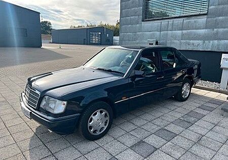 Mercedes-Benz 300 E300 Turbodiesel 4 Matic W124 Rostfrei