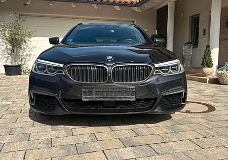 BMW M550d xDrive Touring, AHK, Stanheiz., Scheckheft