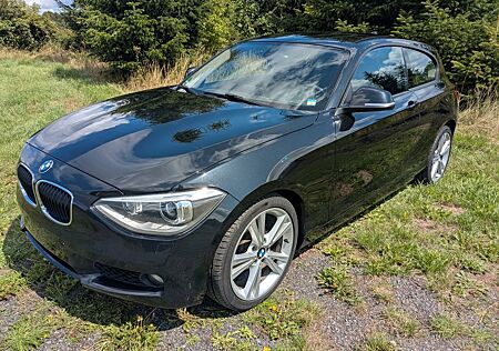 BMW 118d - 3 Türer in schwarz Metallic