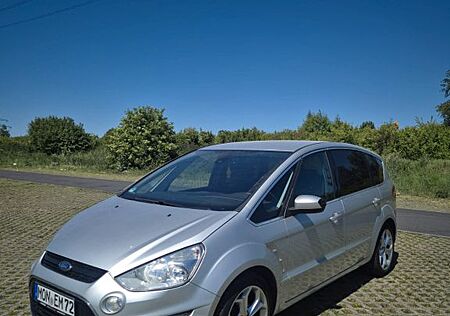 Ford S-Max 2,2 TDCi 147kW DPF Autom. 7Sitzer
