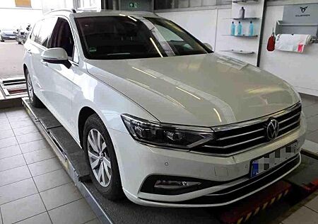 VW Passat Variant Volkswagen DSG Business AHK/Matrix/360/ACC