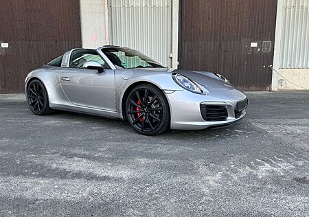 Porsche 991 911 Targa 4S TOP Lack Sportabgasanlage 20" PDK