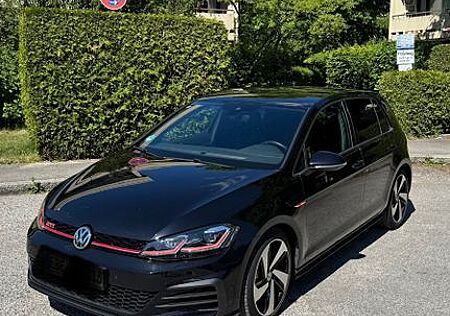 VW Golf Volkswagen 2.0 TSI GTI Performance (DSG, DCC)