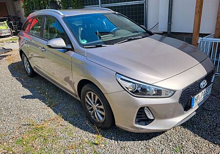 Hyundai i30 1.0 T-GDI Kombi AHK, Restgarantie 4.26