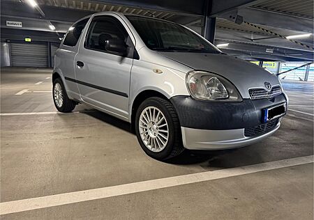 Toyota Yaris 1.0 linea