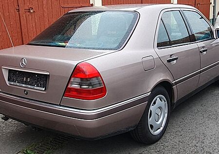 Mercedes-Benz C 200 1.8 BENZIN EURO 2 1 HAND !!!