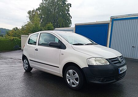 VW Fox Volkswagen , nur 147tkm,2.Hd,TÜV,NR,Scheckheft,gepflegt!