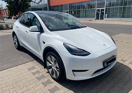 Tesla Model Y (Standard RWD | Weiss Interiur )