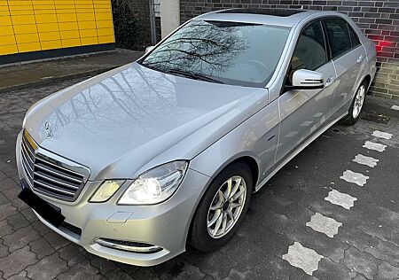 Mercedes-Benz E 200 CDI BlueEFFICIENCY AVANTGARDE / Bi-Xenon /