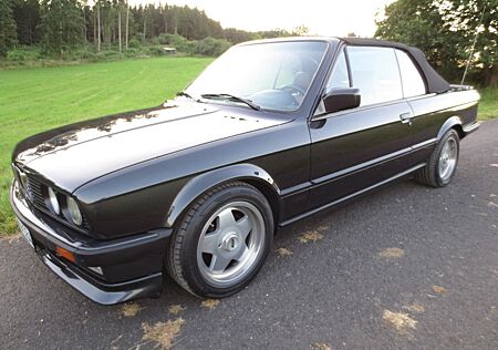 BMW 320i (E 30), Cabrio, sehr gepflegt