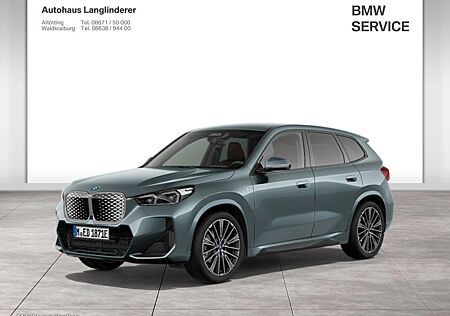 BMW iX1 xDrive30 M Sport NP 73.469,- HUD WirelessCha