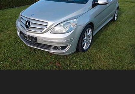 Mercedes-Benz B 170 Automatik TüV 01/26 Service NEU