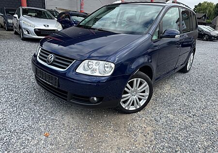 VW Touran Volkswagen Highline