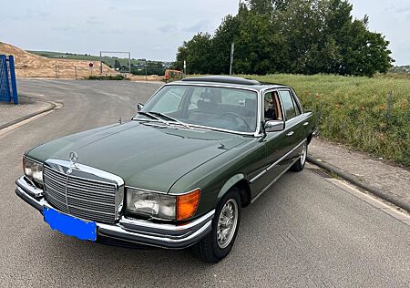 Mercedes-Benz 450 SE